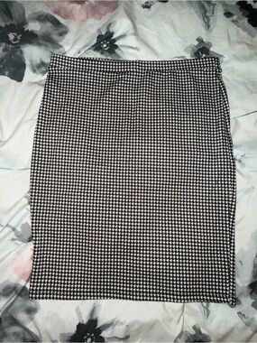 Ambiance apparel Women's Black & White Houndstooth Pencil Skirt